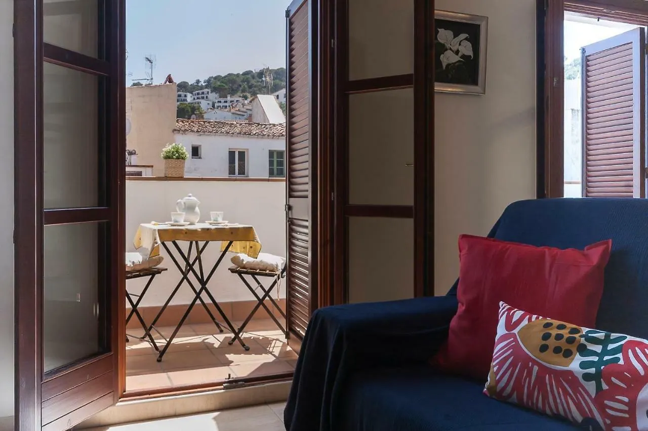 Lets Holidays Apartment La Guardias kontakt